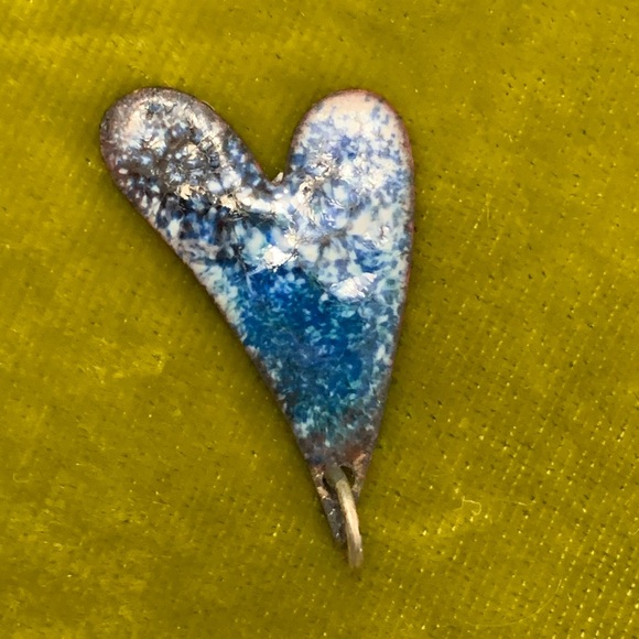 Vintage Enamel Heart Charm Hallmarked - Picture 1 of 2